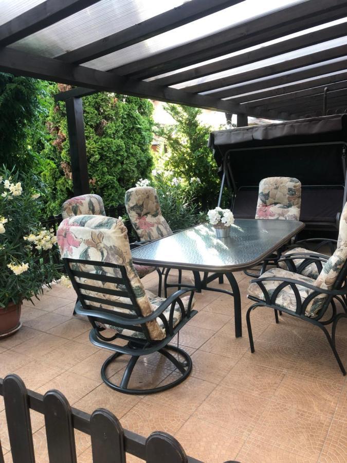 Oeroekzoeld Apartmanok バラトンフェニヴェシュ エクステリア 写真