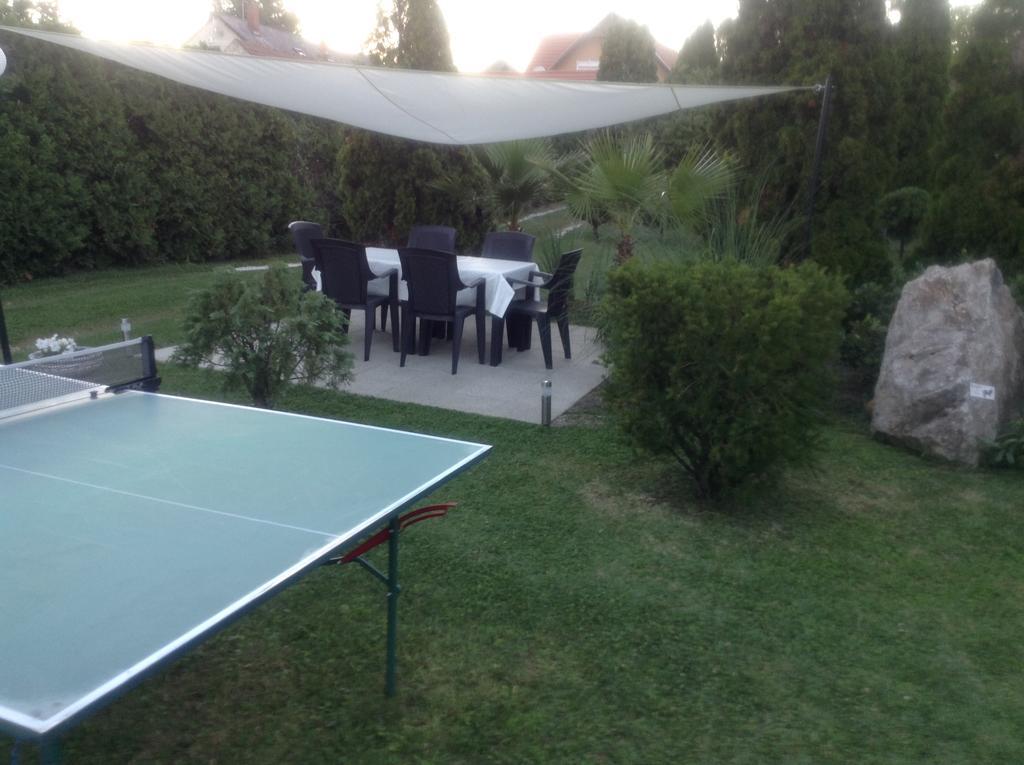 Oeroekzoeld Apartmanok バラトンフェニヴェシュ エクステリア 写真